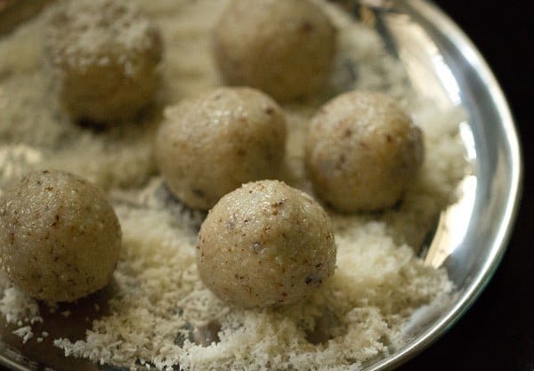 Coconut Ladoo