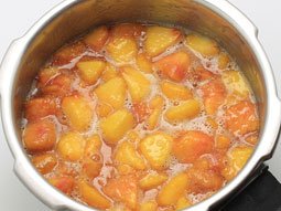 Peach Jam recipe | How To Make Peach Jam? - Hamara Rasoighar