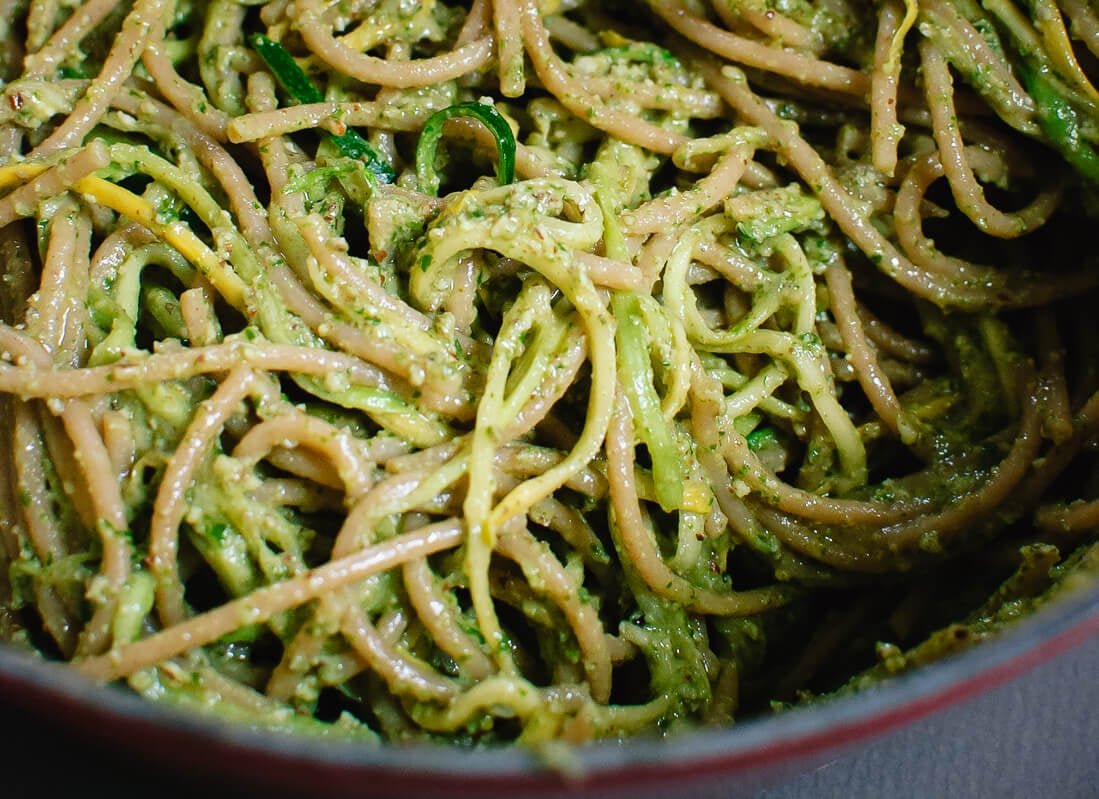 How to Make Pesto Squash Noodles and Spaghetti with Burst Cherry Tomatoes?