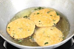 Methi Puri | How To Make Methi Puri?