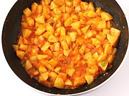 Aloo Mutter | How To Make Dry and Spicy Aloo Mutter? 