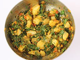 
Aloo Methi with Gravy | How To Make Aloo Methi with Gravy?