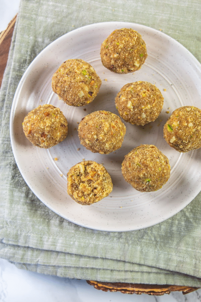 Gond Ke Laddu