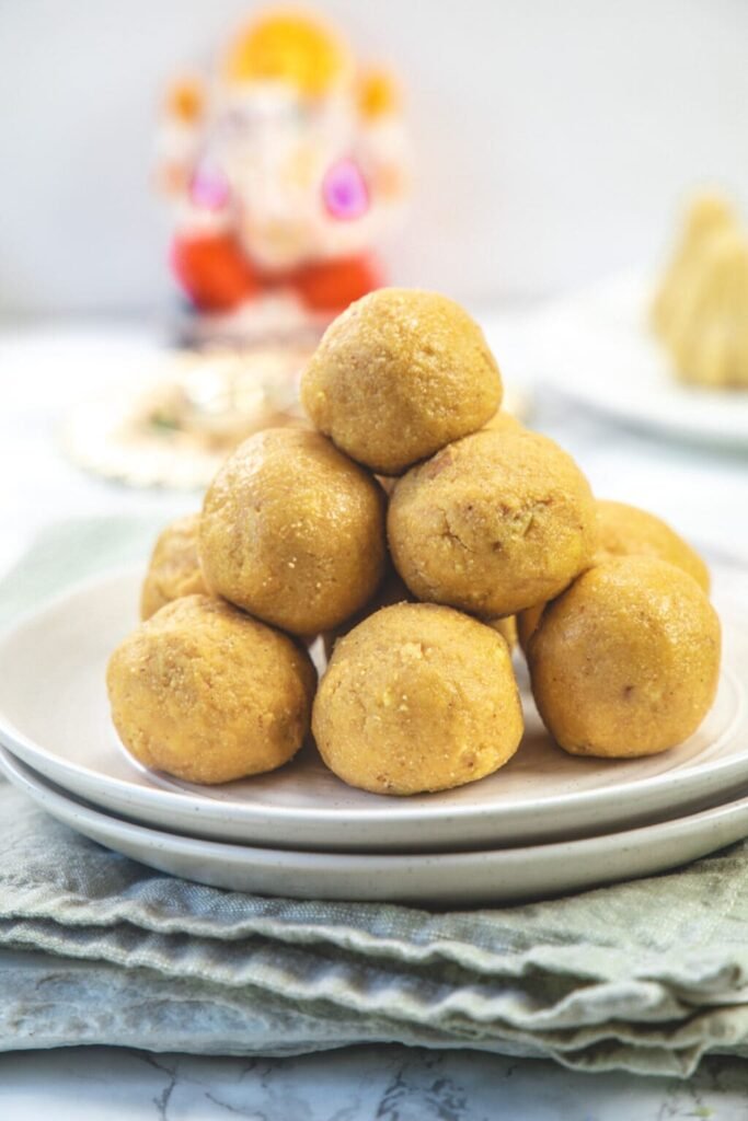 Rava Besan Ladoo